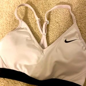 Women’s Nike dry-fit sports bra